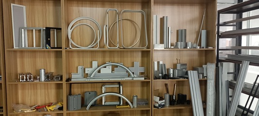 鋁五金件、鋁型材加工及鋁合金配件的應用與特點